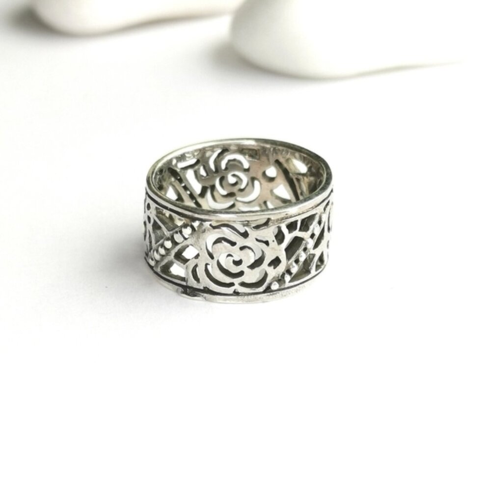 Sterling Silver filigree Tudor Rose Flower Garden band ring